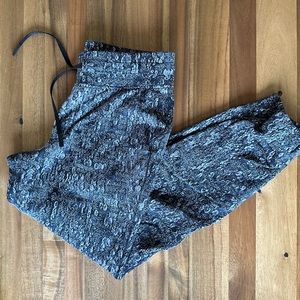 Lululemon ready to rulu jogger size 6